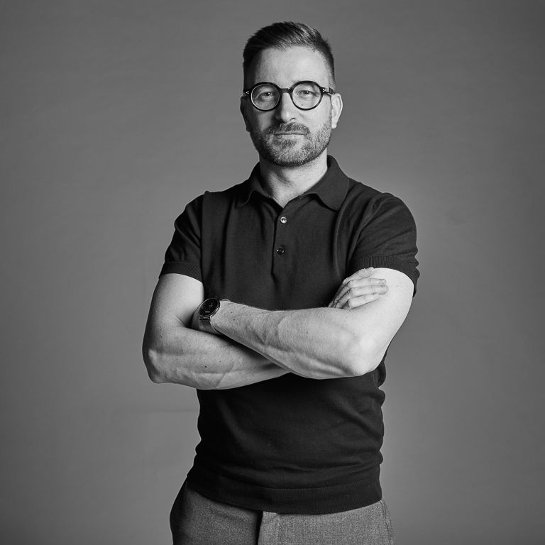 Roberto Nieva | Profesores